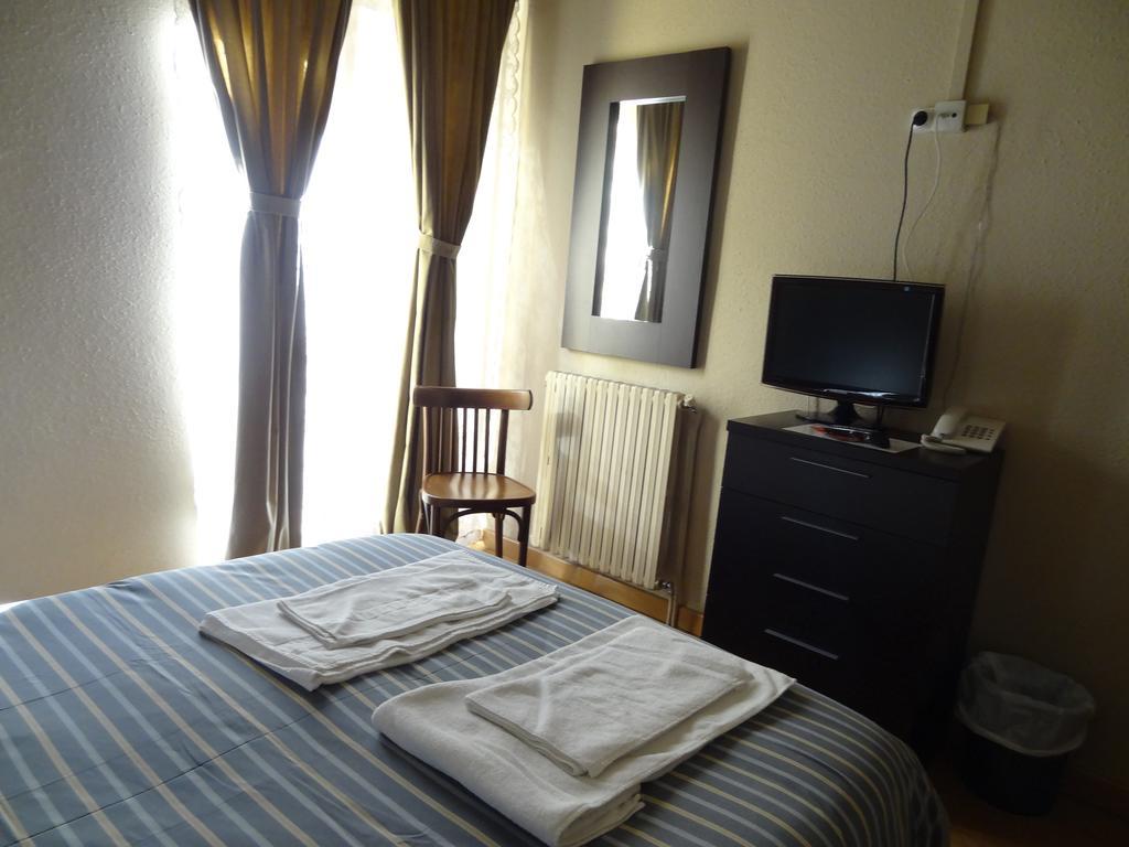 Hostal Cal Forner Hotel Andorra la Vella Buitenkant foto