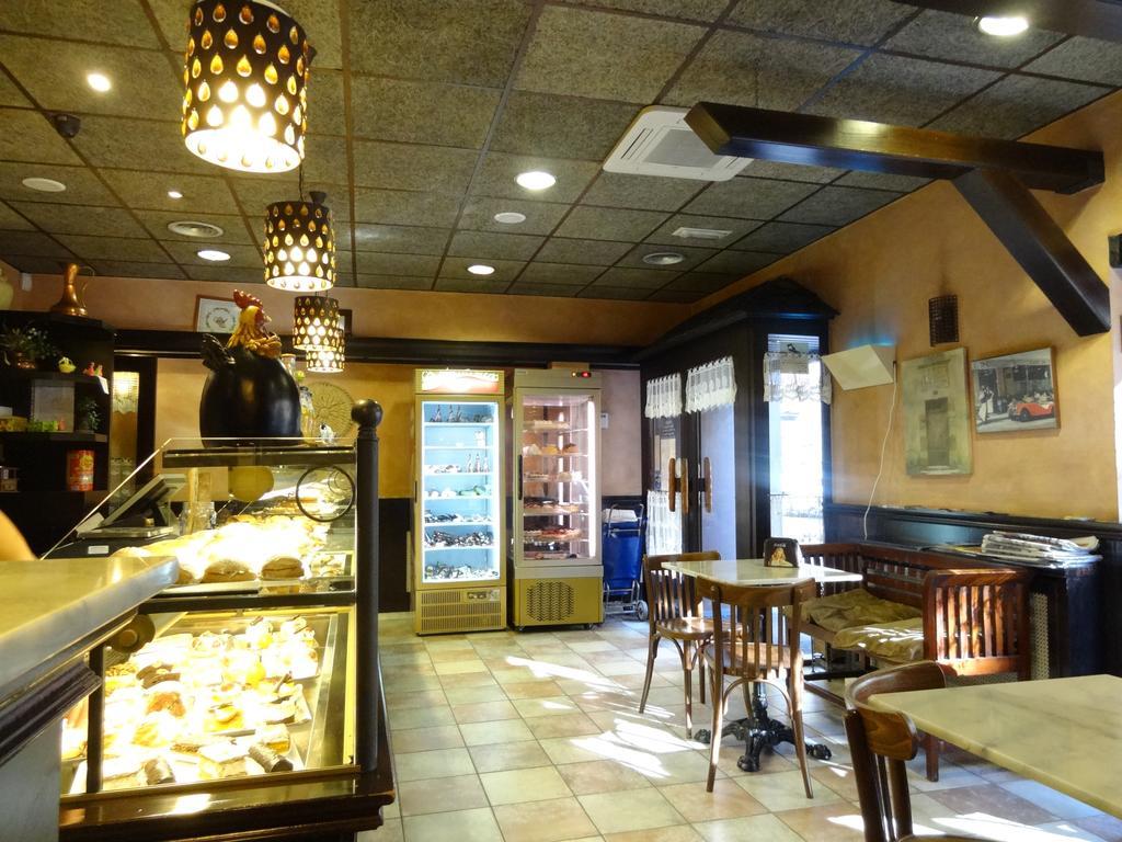 Hostal Cal Forner Hotel Andorra la Vella Buitenkant foto