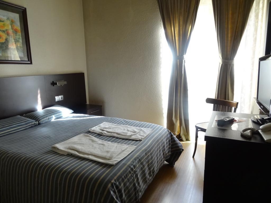 Hostal Cal Forner Hotel Andorra la Vella Buitenkant foto