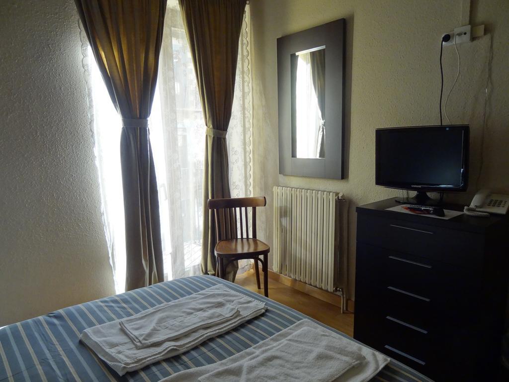 Hostal Cal Forner Hotel Andorra la Vella Buitenkant foto